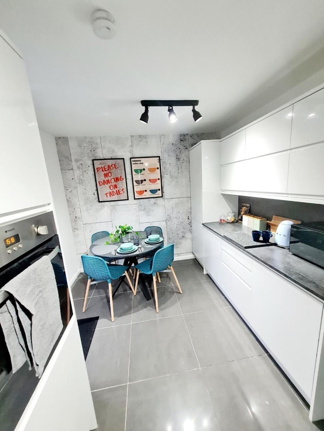 Appartement Bright 3Br Walking Distance To Town - Free Parking à Glasgow Extérieur photo
